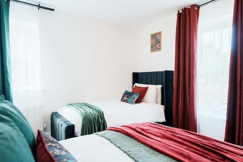 Superb 4br New House Holiday home Leeds (West Yorkshire)