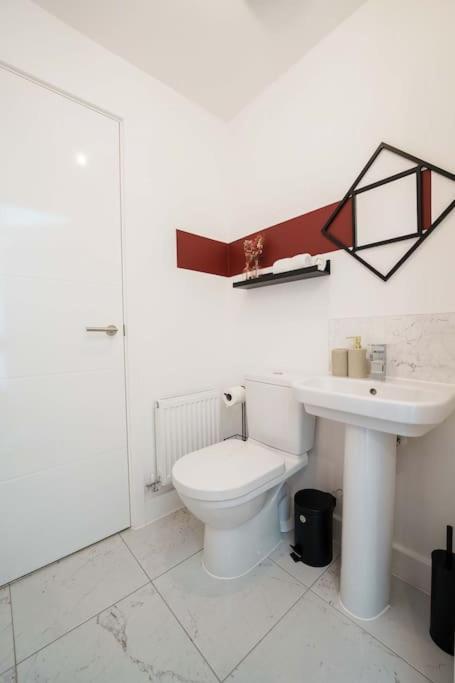 Superb 4br New House Holiday home Leeds (West Yorkshire)