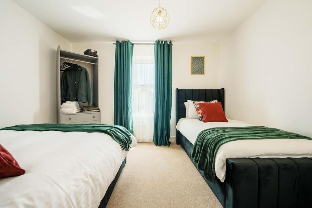 Superb 4br New House