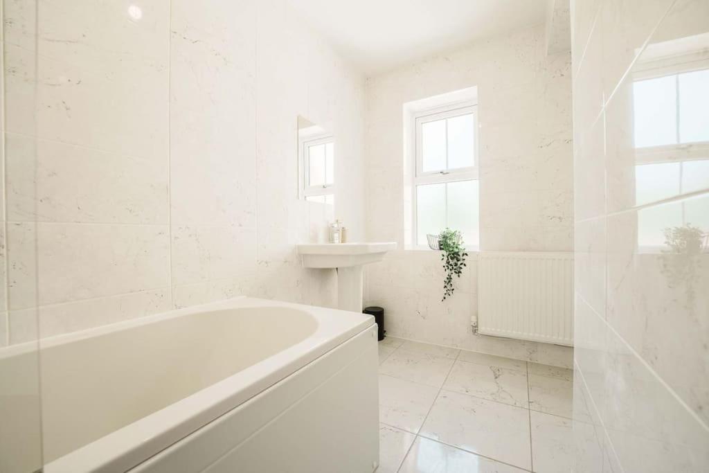Holiday home Superb 4br New House *
